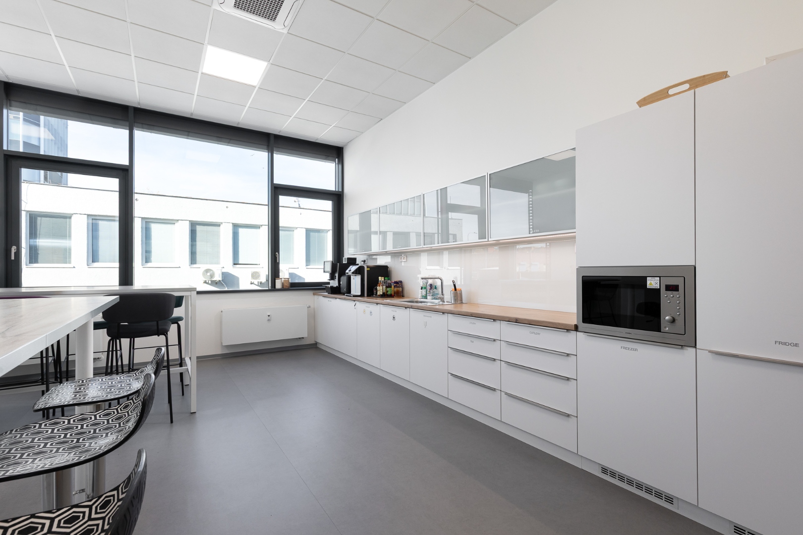 Budova A — zázemí