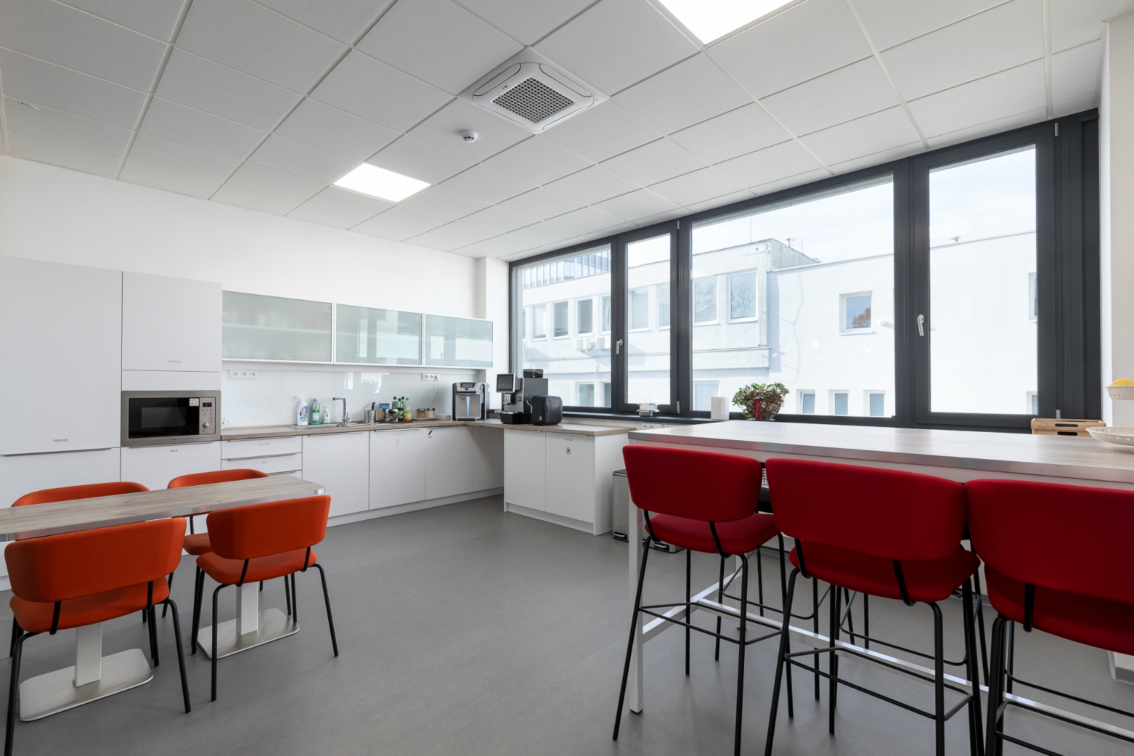 Budova B — zázemí